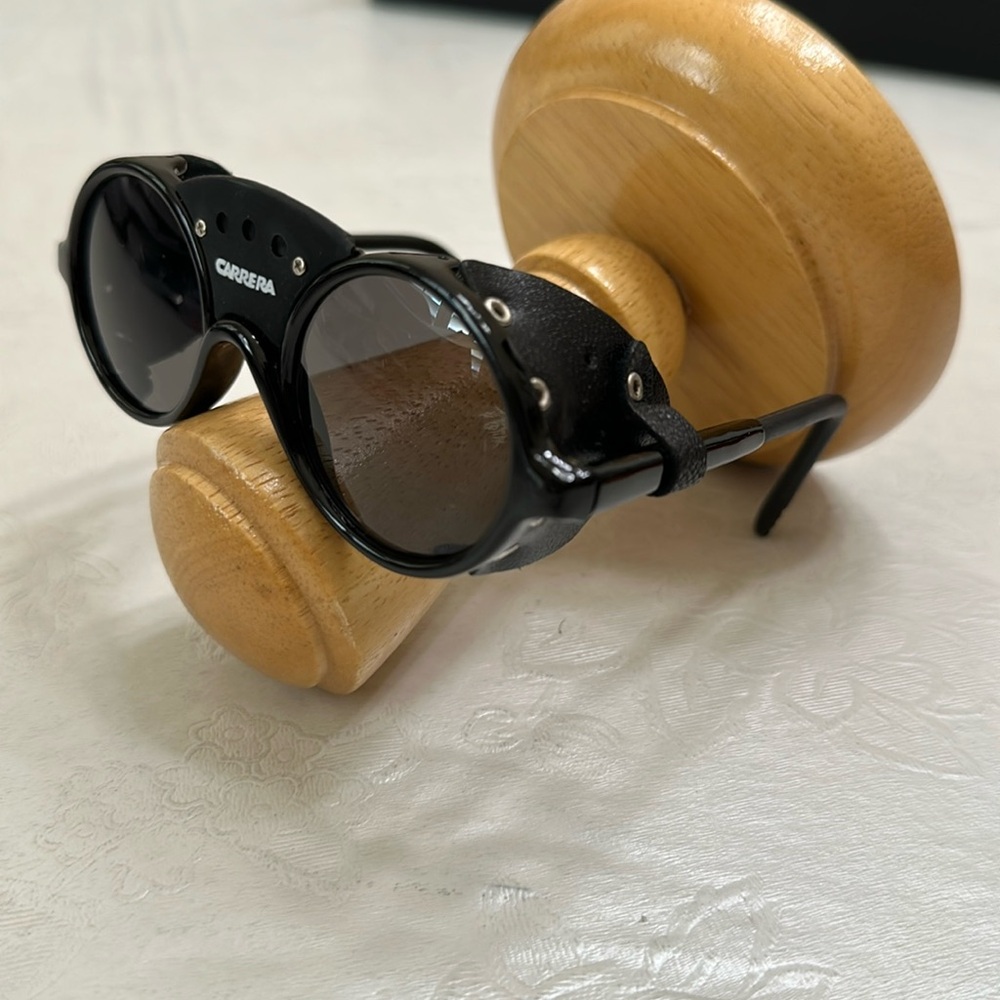 Carrera Sunglasses - ROUND w/ Side Cover - Black
